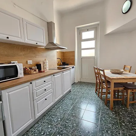 Giardini Panorama - Penthouse In The Heart Of Apartamento Pula