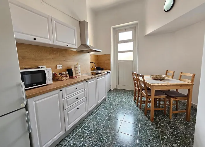 Giardini Panorama - Penthouse In The Heart Of Apartamento Pula